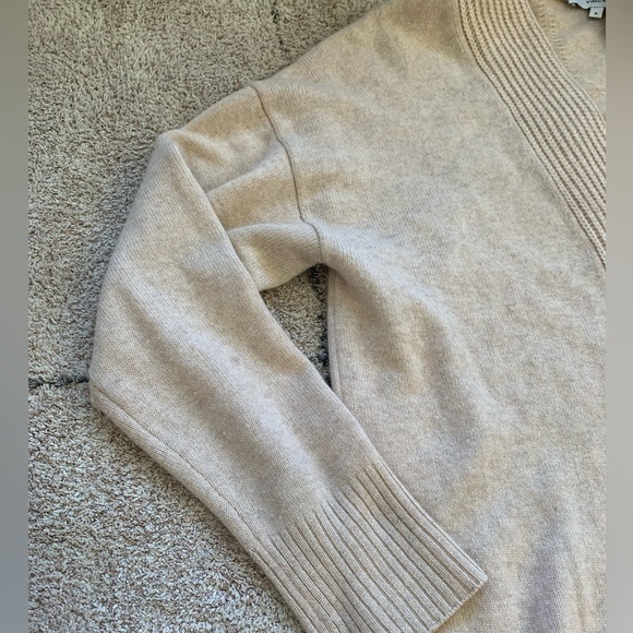 Vince Ribbed Placket Cardigan Size M Sand / Beige Wool & Cashmere EUC D - Picture 7 of 10